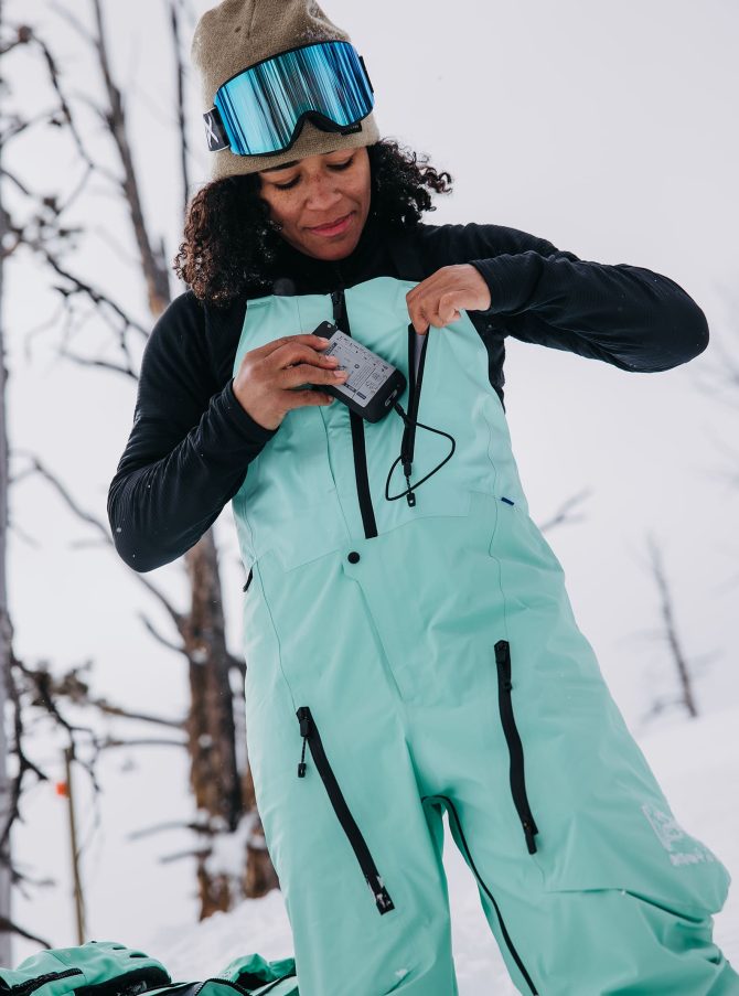 Women's Burton [ak] Acamar GORE-TEX PRO 3L Bib Pants - Image 4